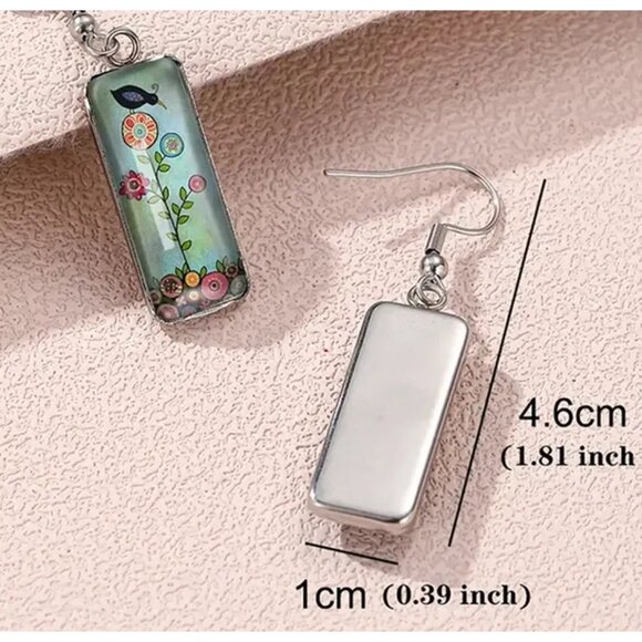 Rectangular Bird & Floral Dangle Earrings Cute! Silver Tone - Picture 2 of 2